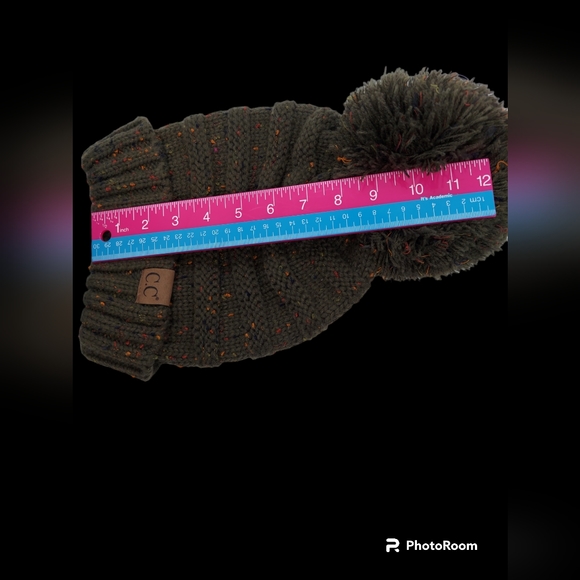 C.C Exclusives Olive Green Oversized Cable Knit Confetti Pom Pom Hat Women's - Picture 7 of 9